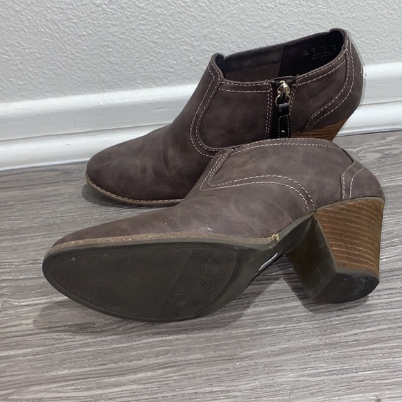 Dr. Scholl's Women's Codi Dark Brown Ankle-High Synthetic Boot - Picture 4 of 6